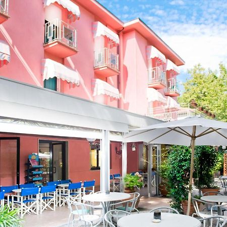 Hotel Villa Rosa Cesenatico Buitenkant foto