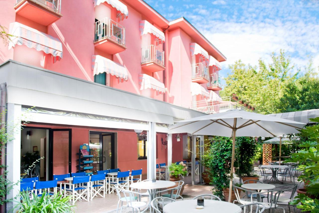Hotel Villa Rosa Cesenatico Buitenkant foto