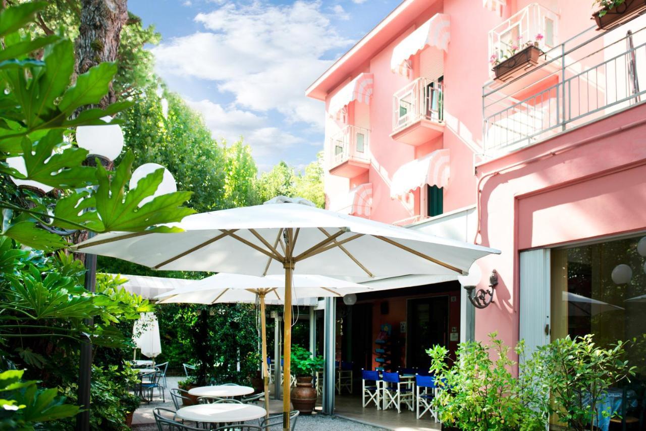 Hotel Villa Rosa Cesenatico Buitenkant foto