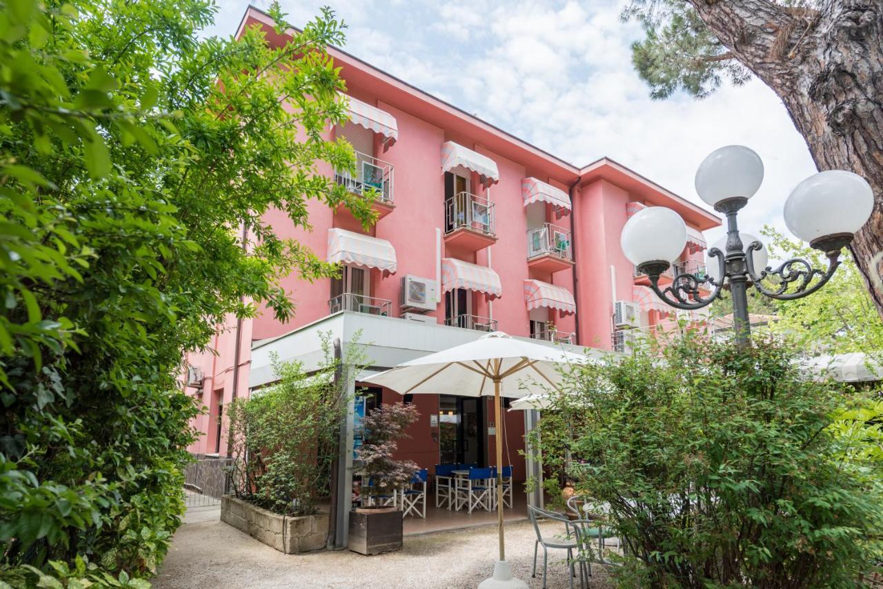 Hotel Villa Rosa Cesenatico Buitenkant foto