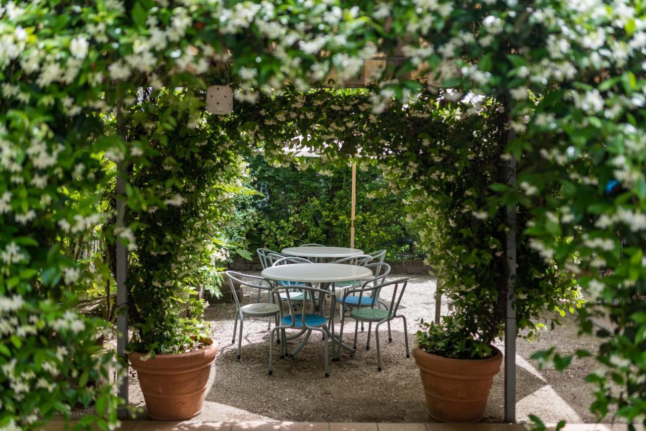 Hotel Villa Rosa Cesenatico Buitenkant foto
