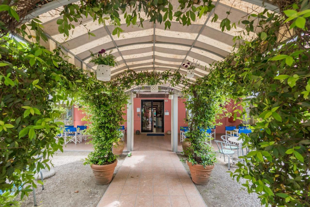Hotel Villa Rosa Cesenatico Buitenkant foto